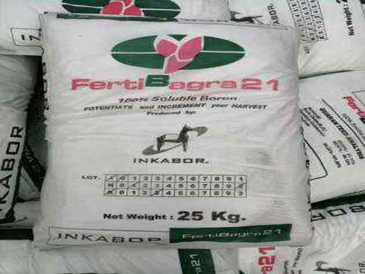 Peruvian sodium octaborate tetrahydrate